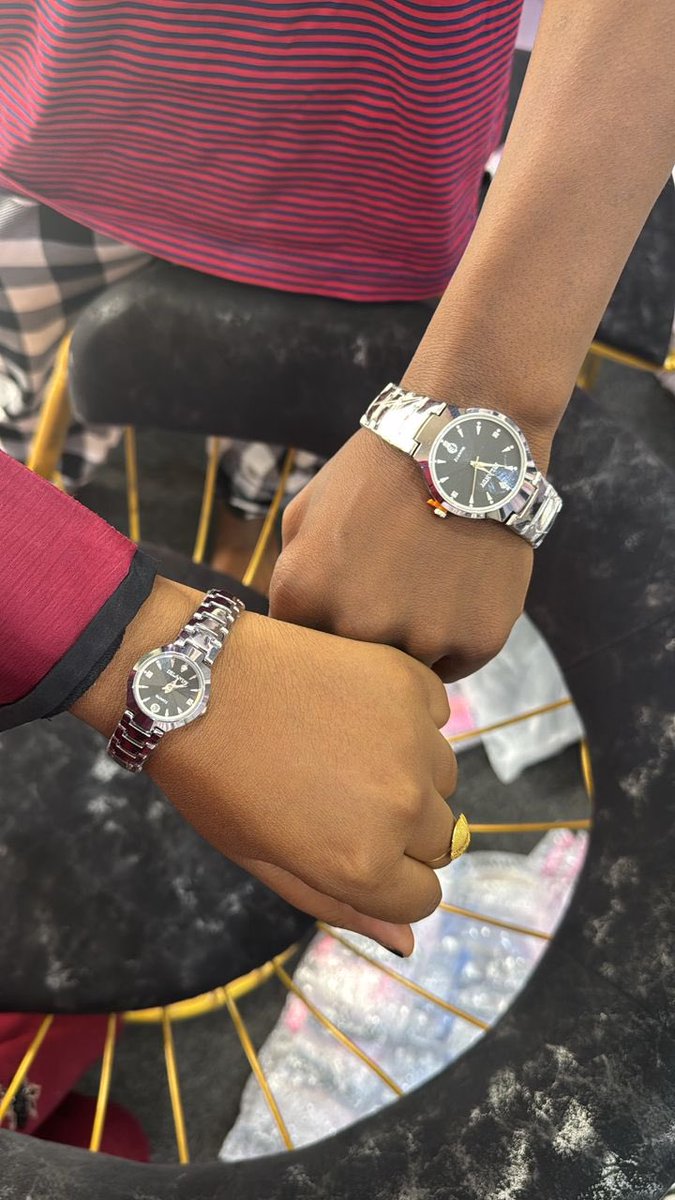 Flash_gadgetsss's tweet photo. Couple pairs 

N45,000 Both

📍Location kano and kaduna, 
Delivery is nationwide 
Call or WhatsApp, 07077430334 https://t.co/XwdkxF69xC
