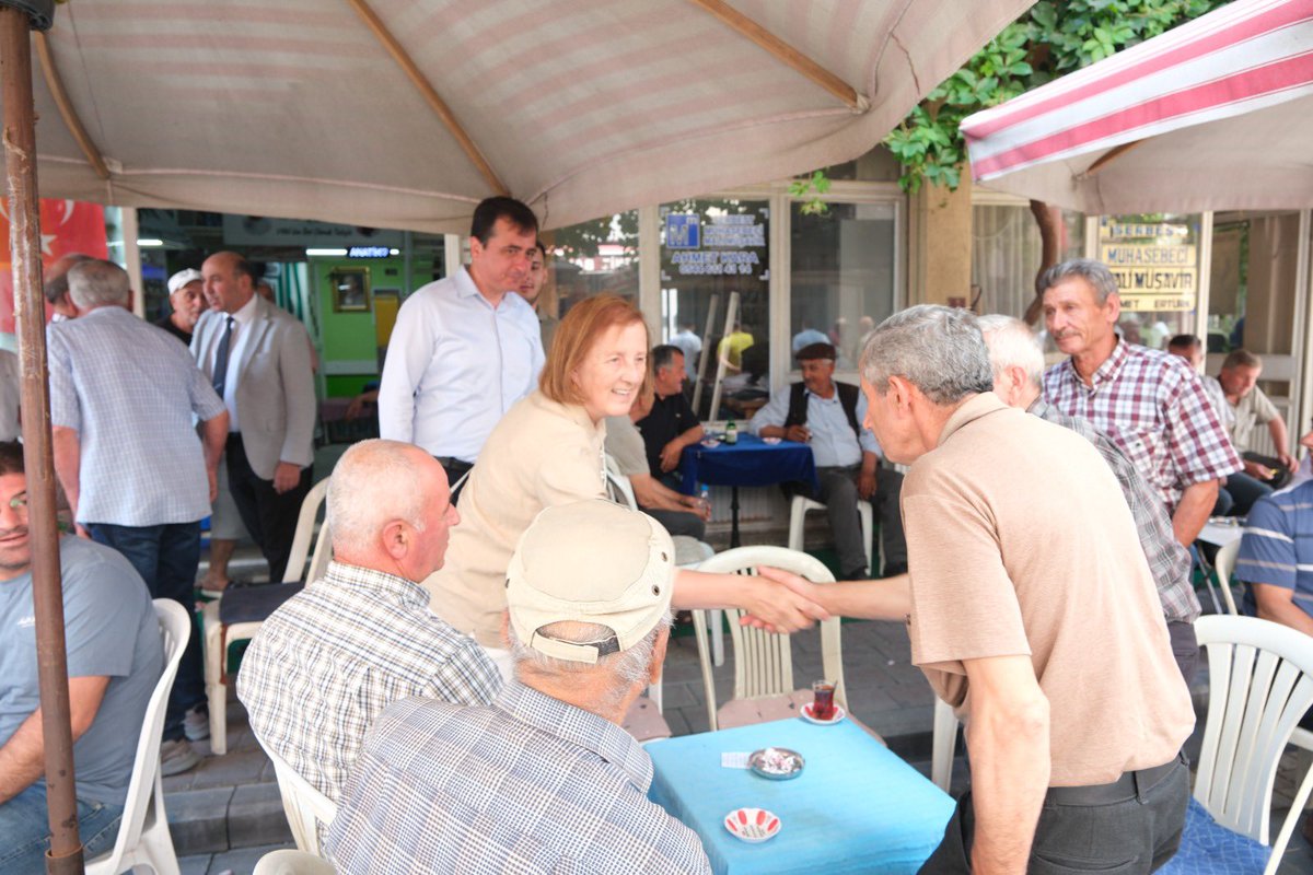 SelmaKavaf's tweet photo. Sarıgöl Belediye Başkanımız Tahsin Akdeniz, İlçe Başkanımız Nuri Sarı, Kadın Kolları Başkanımız Serhan İğdeli, Gençlik Kolları Başkanımız Nadir Önder Öncü ve örgütümüzle birlikte hemşehrilerimizi ziyaret ederek taleplerini ve görüşlerini dinledik.

Vatandaşlarımızla bir araya gelmeye, dayanışmayı büyütmeye ve Sarıgöl için çalışmaya devam ediyoruz.