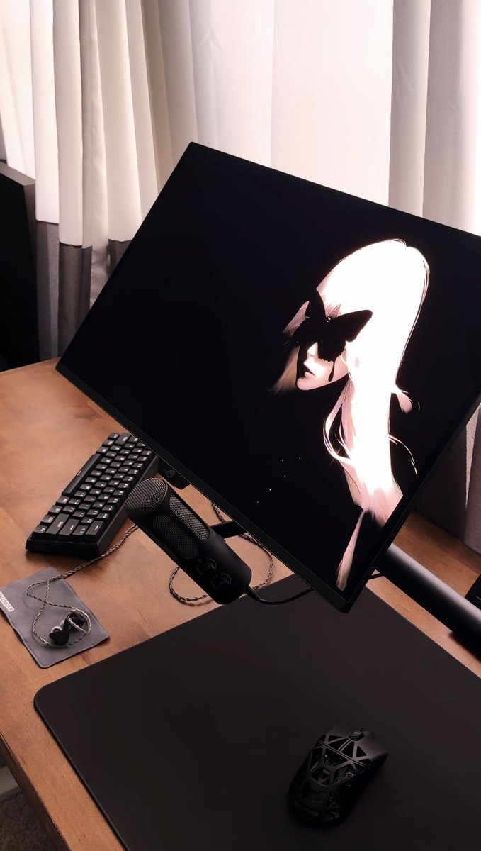floopcs's tweet photo. New monitor arm is so sexy😮‍💨 https://t.co/atqQlVJpkU