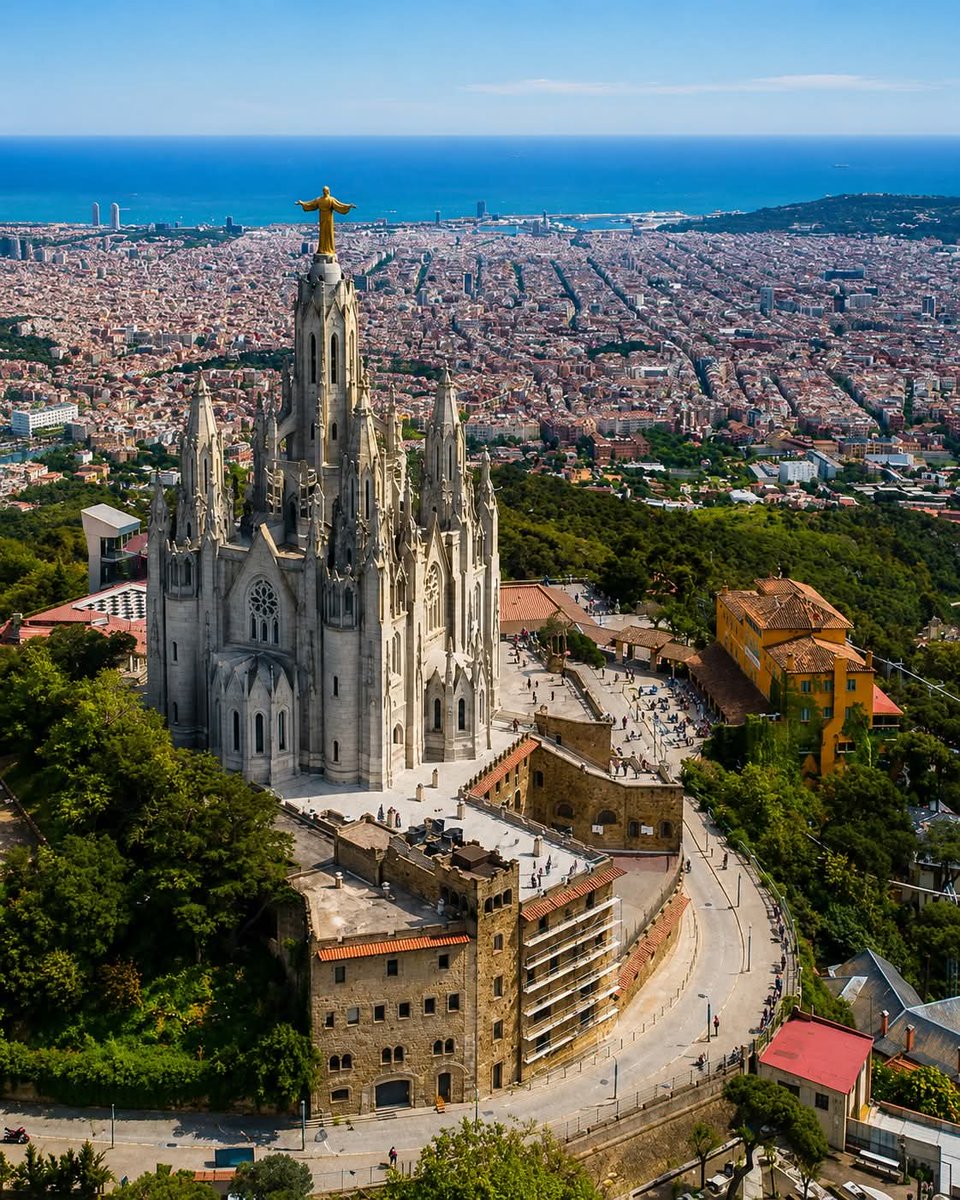 earthviewss1's tweet photo. Temple Expiatori del Sagrat Cor, a Roman Catholic church situated on the summit of Mount Tibidabo in Barcelona, Spain. 🇪🇸 https://t.co/m7Xwtkej9O