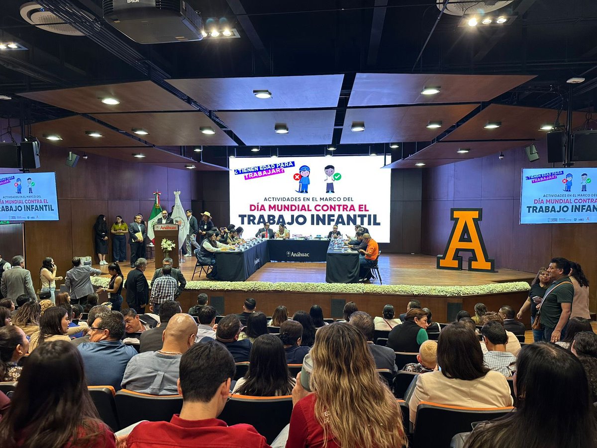 CECyTEPUE's tweet photo. 👧🧒✨ El @CECyTE_Cholula  acudió a la conmemoración del Día Mundial contra el Trabajo Infantil, organizada por la  Secretaría de Desarrollo Económico y Trabajo, en colaboración con la Universidad Anáhuac Puebla . 🤝📚

#PorAmorAPuebla #CECYTEPuebla #HazloEnGrande https://t.co/df3AVA9ccz