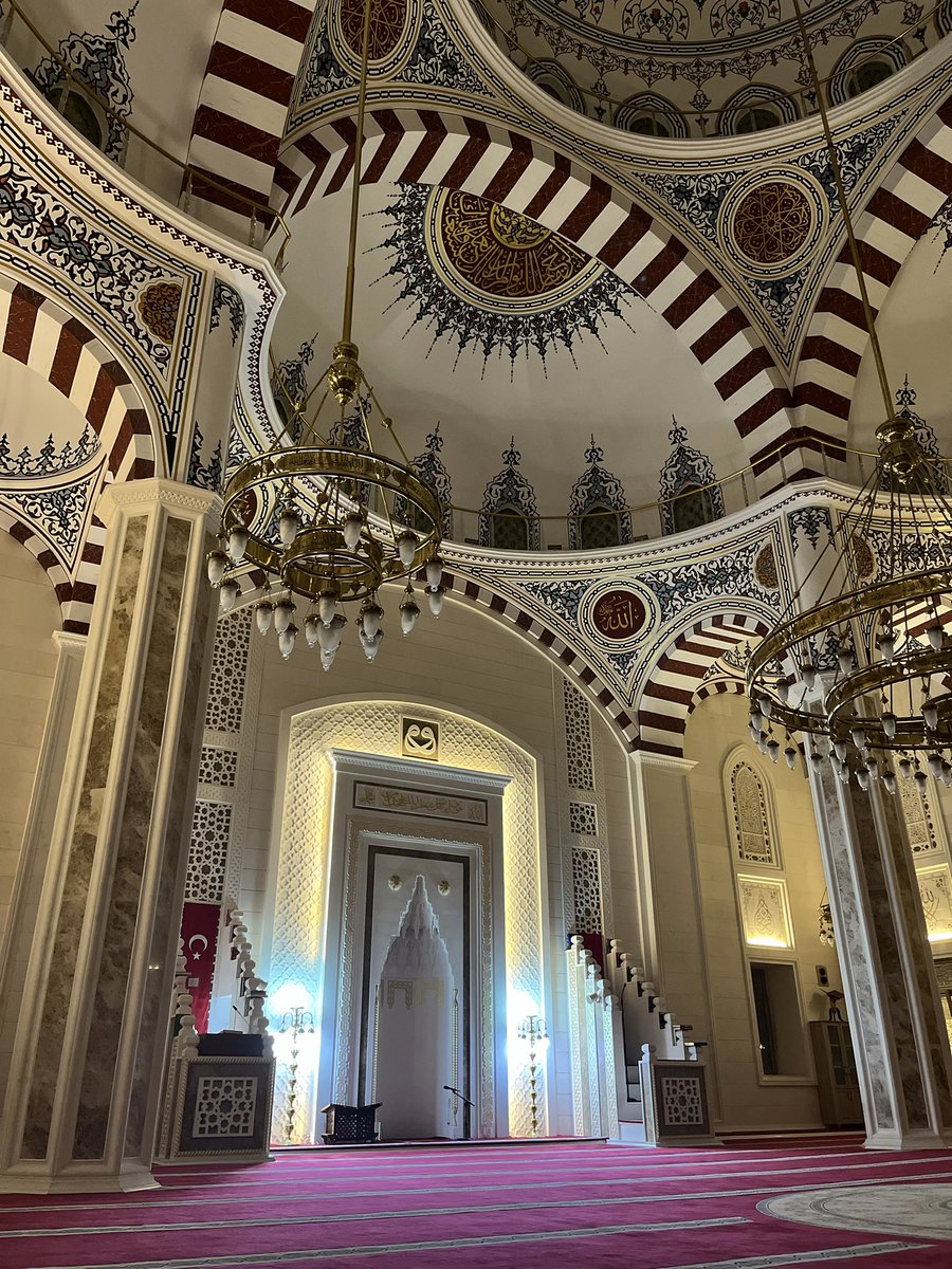 Taskin610's tweet photo. Dil-hâne-i gamda mahpus kaldım; ne firkatin acısı zâil oldu ne de vuslatın hayâli gönlümden mahv oldu. Lâkin hükm-i İlâhî karşısında sükût etmekten gayrı çâre bulunmaz. https://t.co/tACUIR4gpA