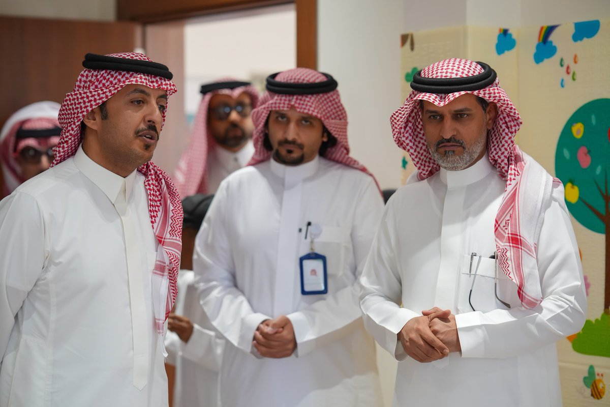 hailhealth's tweet photo. انطلاقاً من مستهدفات رؤية المملكة 2030 في دعم الرعاية الشاملة، افتتح مدير عام فرع وزارة الصحة مركز التوحد الدولي للتأهيل.
ويعد هذا الافتتاح نقلة مهمة لتقديم أفضل برامج الرعاية والتأهيل لأطفال المنطقة من ذوي اضطراب طيف التوحد. https://t.co/jNIIcxHB9b