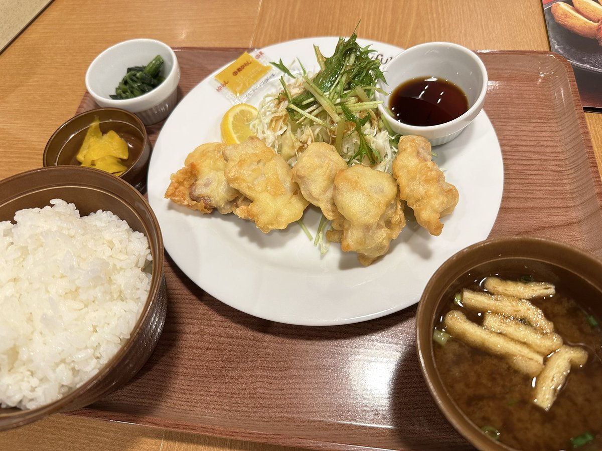 imonus747's tweet photo. 深夜ジョイフル初めてきちゃ https://t.co/dLRPfKeHxN
