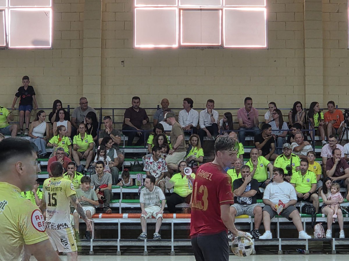 lucianohf_6's tweet photo. Copa @ffrm_es semifinales en @TPacheco_Ayto @TorrePacheco vs @FutsalLibrilla  y a las 22 horas @elniñodemulaFs vs @aguilas_fc 
Copa Federación Senior los 4 equipos de 3 división , 4 equipazos , enhorabuena 👏🏼👏🏼👏🏼⛏️🪏🇪🇸 https://t.co/TSE9ANLI0C