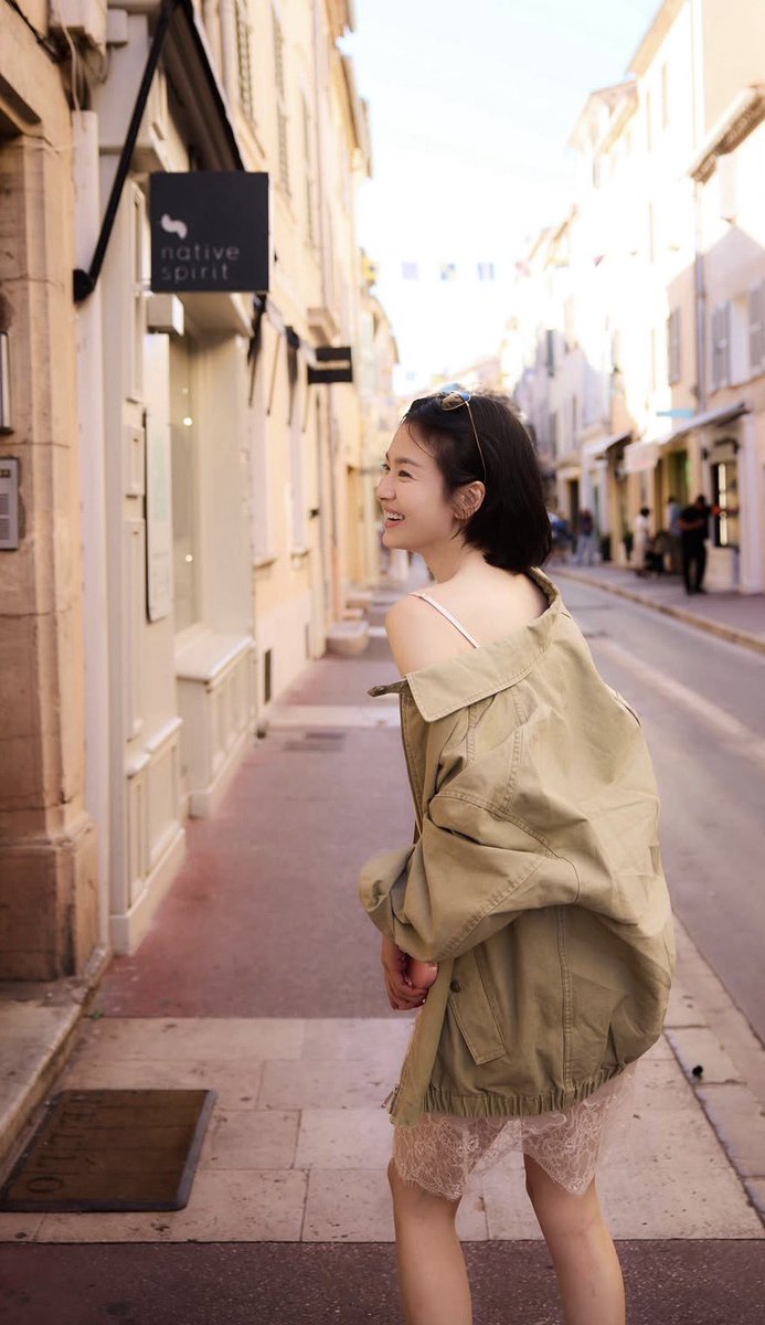 HeyQ1122's tweet photo. She chose herself, and happiness followed.
#SongHyeKyo https://t.co/pCPx6FHBmO