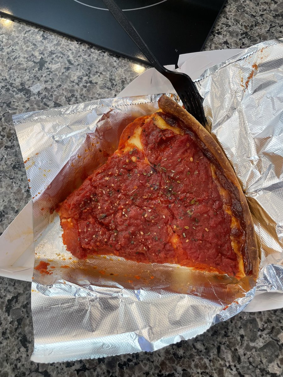 soupsofwrath's tweet photo. Happy I'm A Fat Pig Friday: Deep Dish Edition. Can already feel the heart burn https://t.co/l1dxnHsz1U