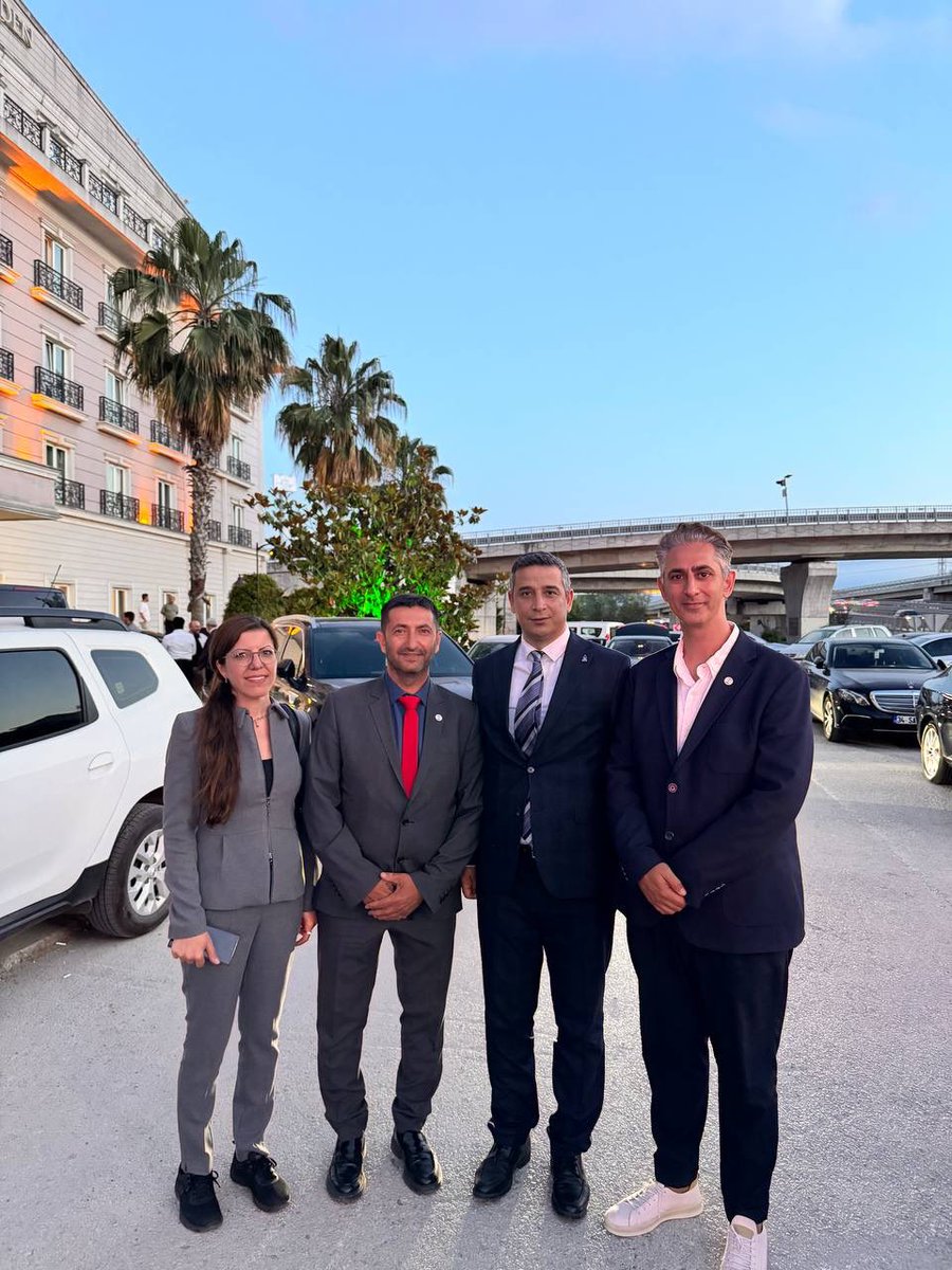 EmadDernegi's tweet photo. 🔴 KOCAELİ BULUŞMASINDA EMADDER’E SICAK İLGİ!

@devapartisi
@alibabacan
@KadirAbbasioglu
@kocaeliyedeva41

Emeklilikte Adalet Derneği olarak, DEVA Partisi ve Saadet Partisi’nin “ Kocaeli Buluşması” programında yer almaktan büyük memnuniyet duyduk.

Program kapsamında DEVA Partisi Kocaeli İl Başkanı Sayın Kadir Abbasioğlu ile bir araya gelerek milyonların adalet talebini paylaşma fırsatı bulduk.

Ayrıca program kapsamında düzenlenen yemekte ağırlanmaktan ve bu anlamlı buluşmaya davet edilmekten onur duyduk.

Nazik davetleri, samimi misafirperverlikleri ve mücadelemize gösterdikleri ilgi için Sayın Kadir Abbasioğlu’na teşekkür ediyoruz.

Saygılarımızla,
Emeklilikte Adalet Derneği 

@devapartisi
@alibabacan
@avidrissahin
@sadullahkisacik
@emin_ekmen
@erginsadullah
@elifesendeva
@hasankaraltr
@avertugrulkaya
@drmedeniyilmaz
@zeynep_sudan

@EmadDernegi
#SonSözKademede