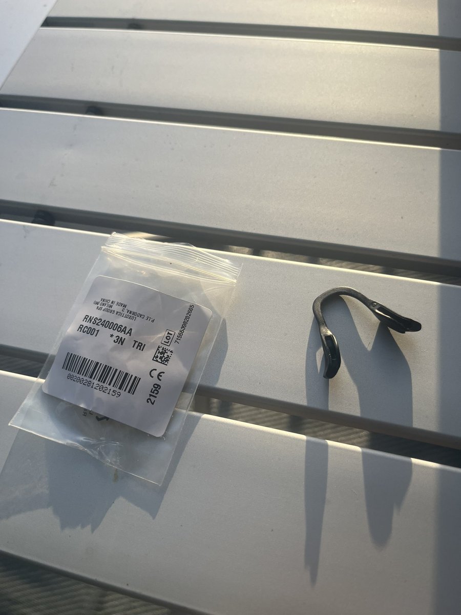 gedleigh's tweet photo. @oakley How is it that I spend £100 on sunglasses and need to replace the nosepiece after less than a year?  Quality is dreadful!! https://t.co/uo0PLbycqq