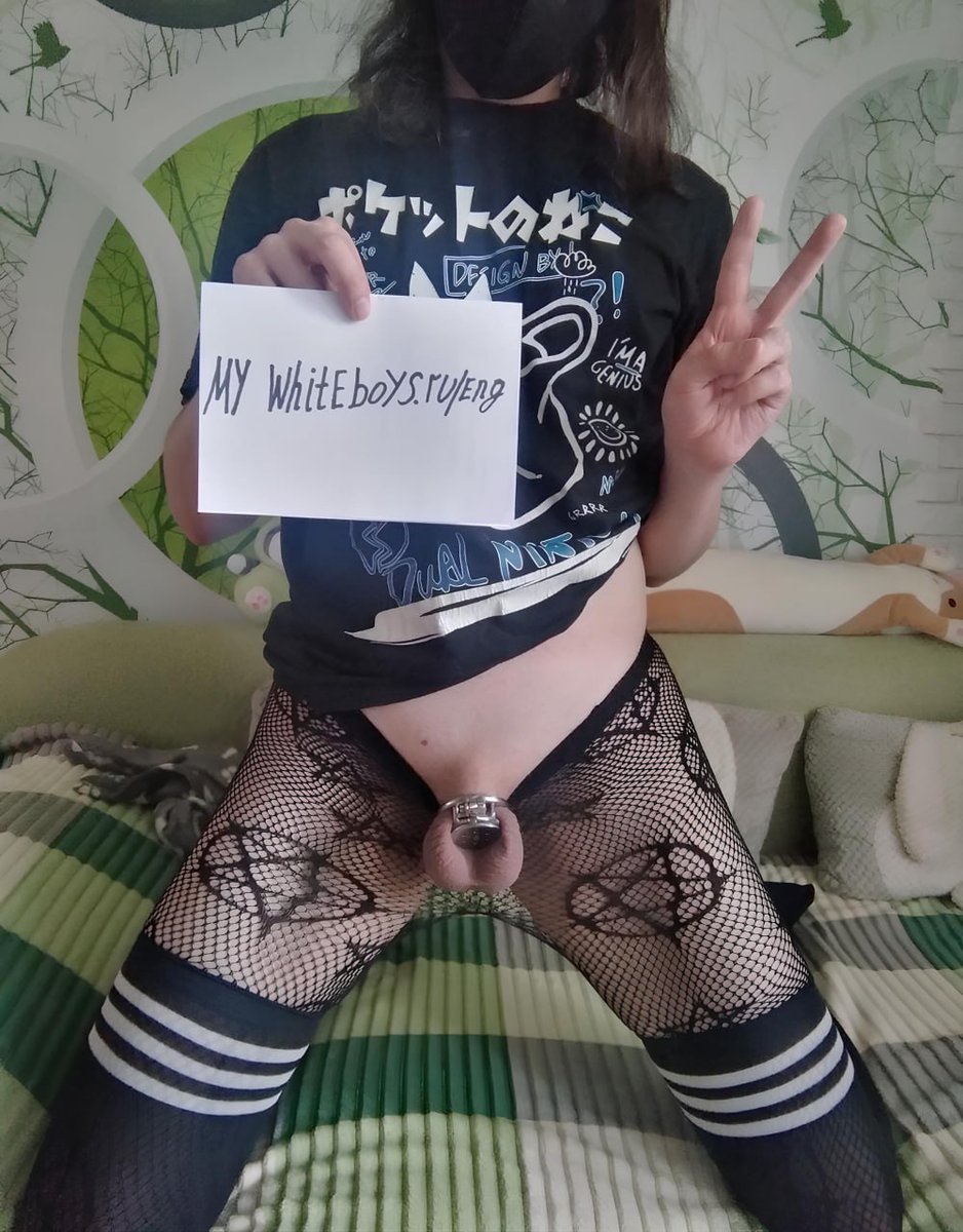 I love femboys in cages! tweet media