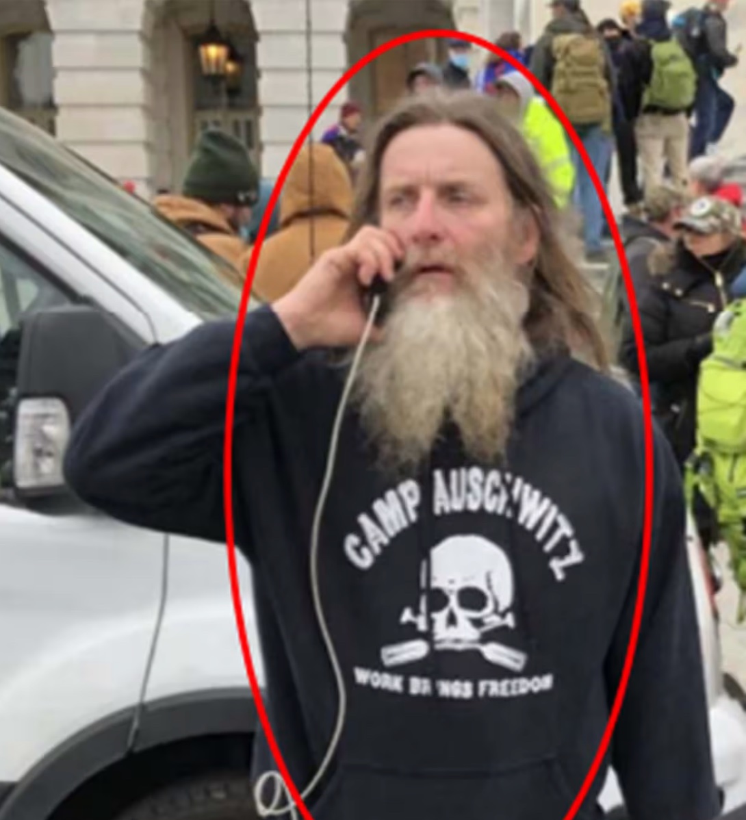 GOP__Ls's tweet photo. 🚨 Robert Keith Packer, the infamous "Camp Auschwitz" shirt-wearing Jan. 6 rioter, brutally hospitalized multiple people.

He has now been rearrested. https://t.co/2avXc7B9y6