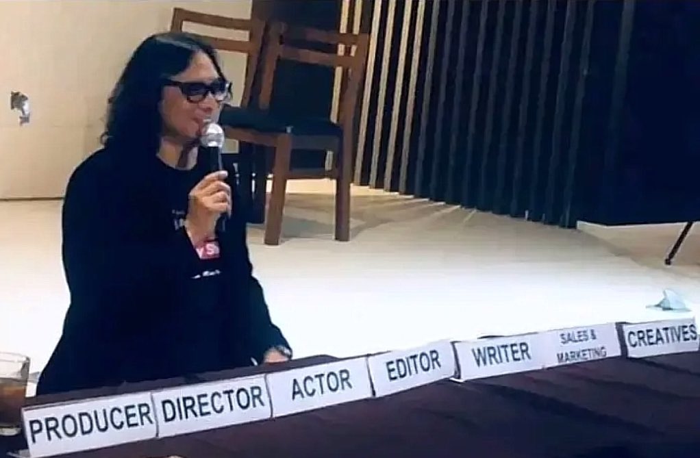 WH4TISL0V's tweet photo. heeseung since he has to do everything himself https://t.co/h0U59JqZHp