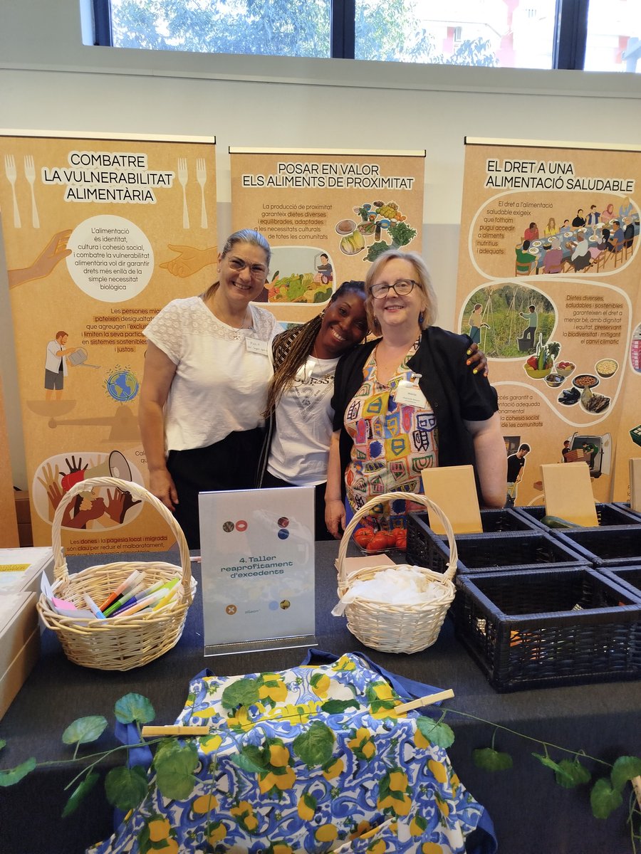 xarxavalors_sc's tweet photo. Jornada de cloenda de la Comunitat Alison a La CIBA. 
Una tarda per compartir aprenentatges i experiències, conèixer iniciatives de reaprofitament alimentari, educació nutricional i cuina comunitària, i gaudir d'un tastet saludable i de proximitat.
#SantaColomaCreixAmbTu https://t.co/x0UMhhmm3o