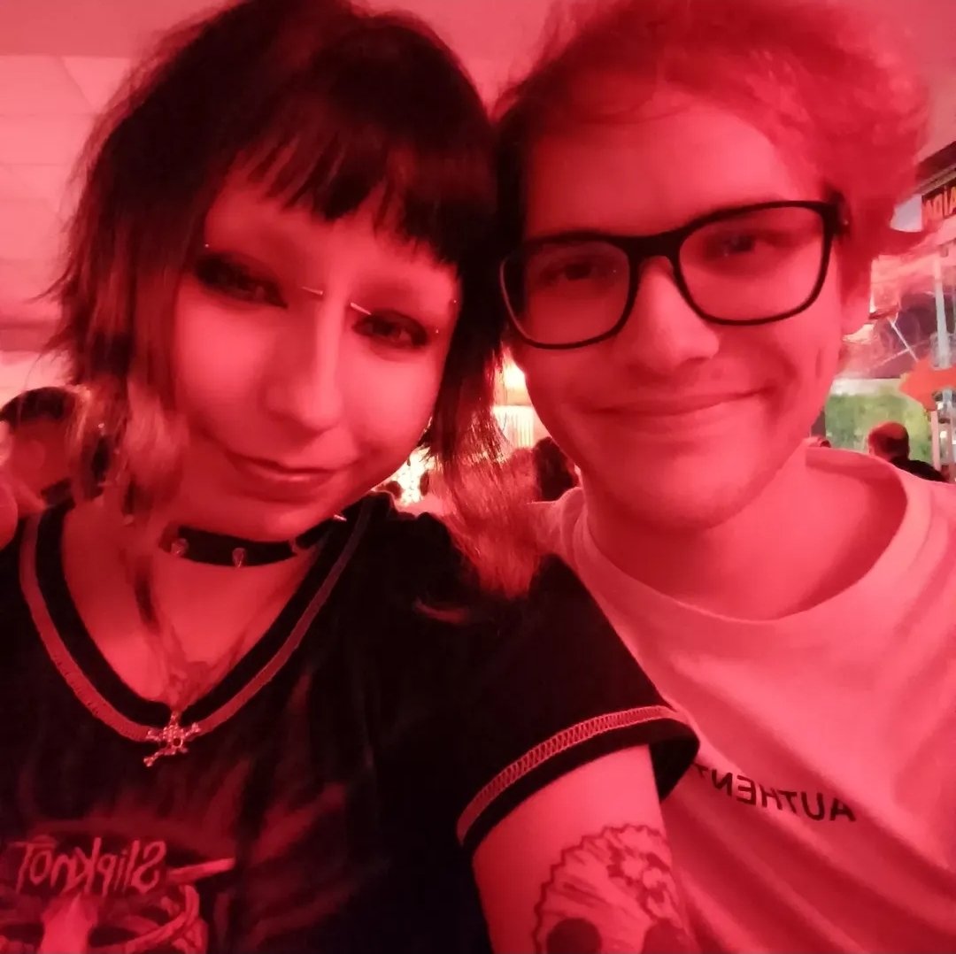 umintrovertido's tweet photo. FELIZ DIA DOS NAMORADOS EU AMO MEU DEMÔNIO @graevard https://t.co/YDd679kbyh