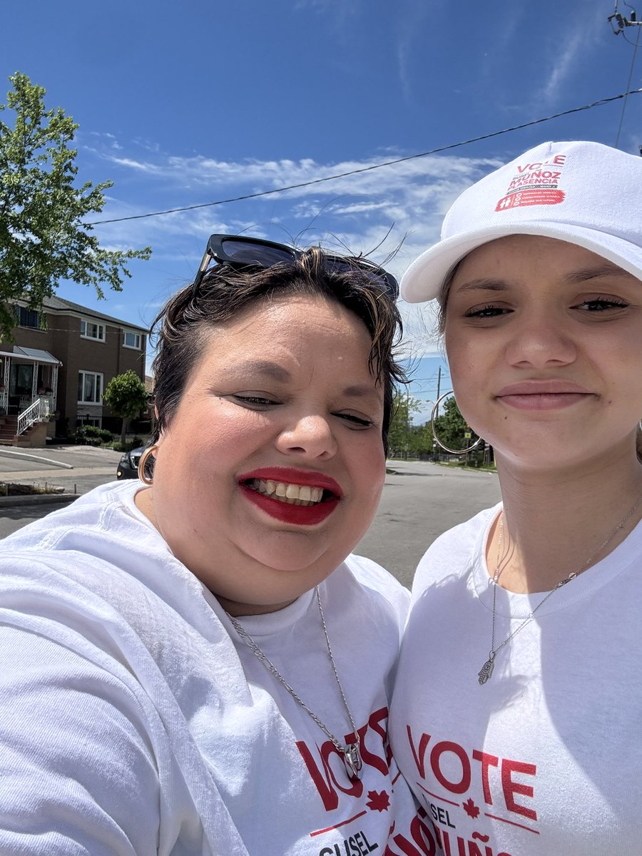susel4trustee's tweet photo. Our team is out canvassing ; if you see us come and say Hi 👋 https://t.co/o7KM9wzhlw