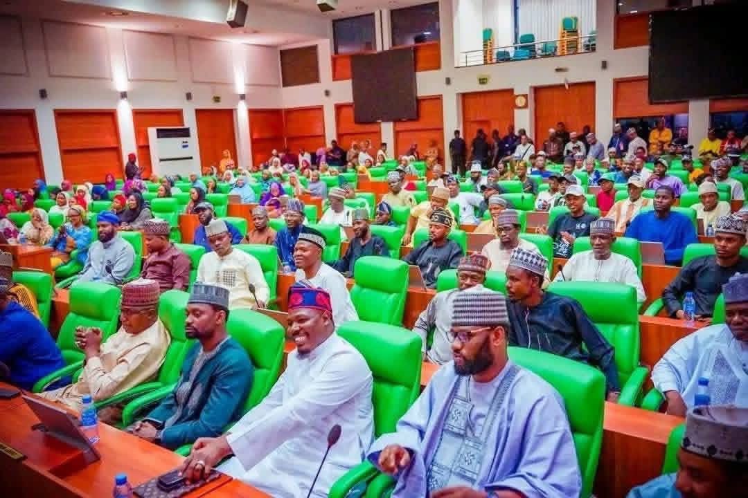 Auta_Musa_'s tweet photo. Ashe akwai masu hankali a kannywood
Na zata taron mahaukata ne

Yan kannywood Sun baza capacity.😂😂 https://t.co/OsJgOHexK5