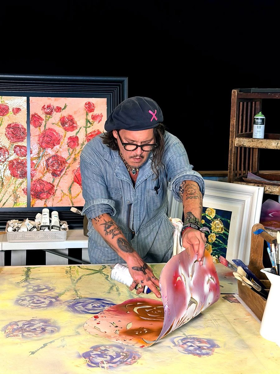 Johnny Depp tweet media