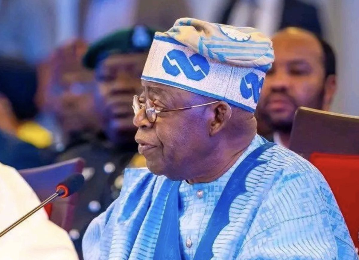 EvangDavid75's tweet photo. This man should not force himself on us, Nigerians don't need him abeg https://t.co/5clBlCeION
