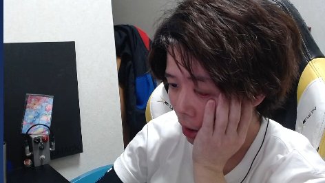 P___Chan46's tweet photo. ウキウキで始まった配信
ダイヤからゴールドまで１配信で落ちた男の顔
#ow https://t.co/hzE4Yz5Bem