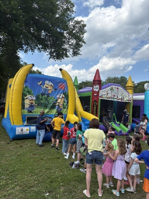 wwrsd's tweet photo. Come and cool off or heat up at our End of the Year Party at Berkeley School!  
Thank you Berkeley PSO for planning this annual event to celebrate our school year. https://t.co/4CzQjIaF7t