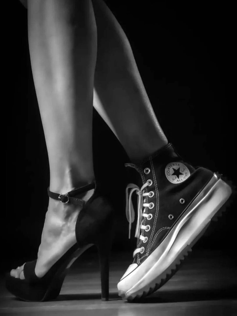 Sadistic_Doc's tweet photo. A woman of many moods
Keeps life interesting… https://t.co/XZWMequH6j