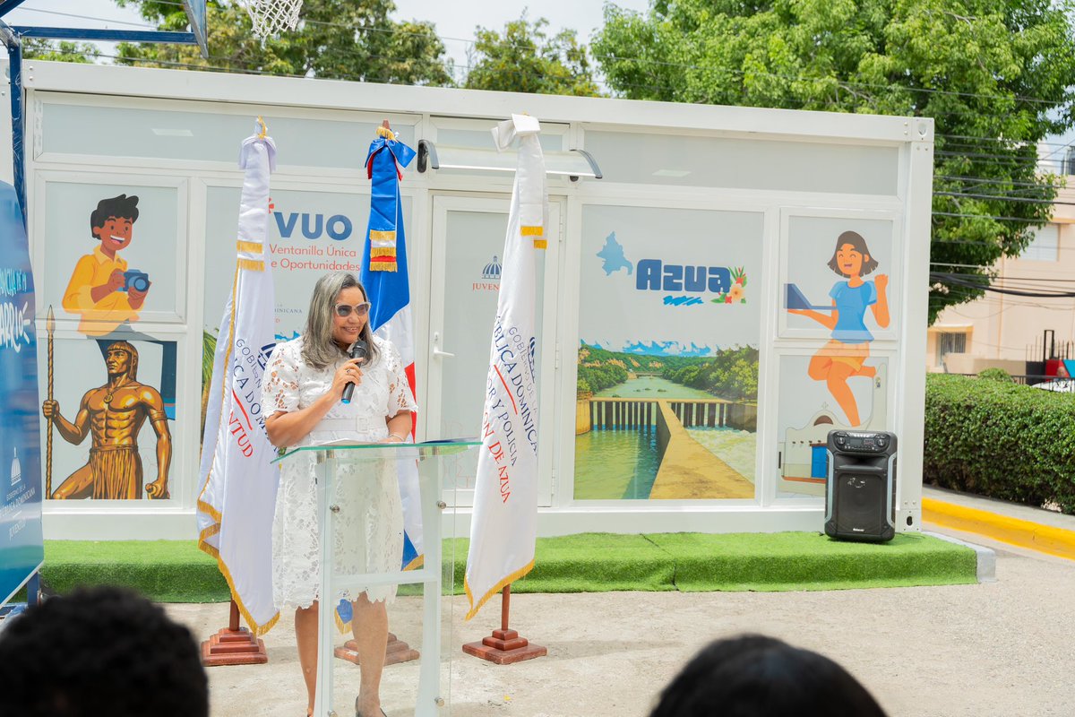 JuventudRD's tweet photo. Dando pasos firmes en beneficio de la juventud 🇩🇴 

La Ventanilla Única de Oportunidades (VUO) ya forma parte de la Gobernación de Azua, acercando a los jóvenes de la provincia y comunidades cercanas las oportunidades, programas y servicios que impulsa el Estado dominicano 🇩🇴. https://t.co/ZTZSippVGe