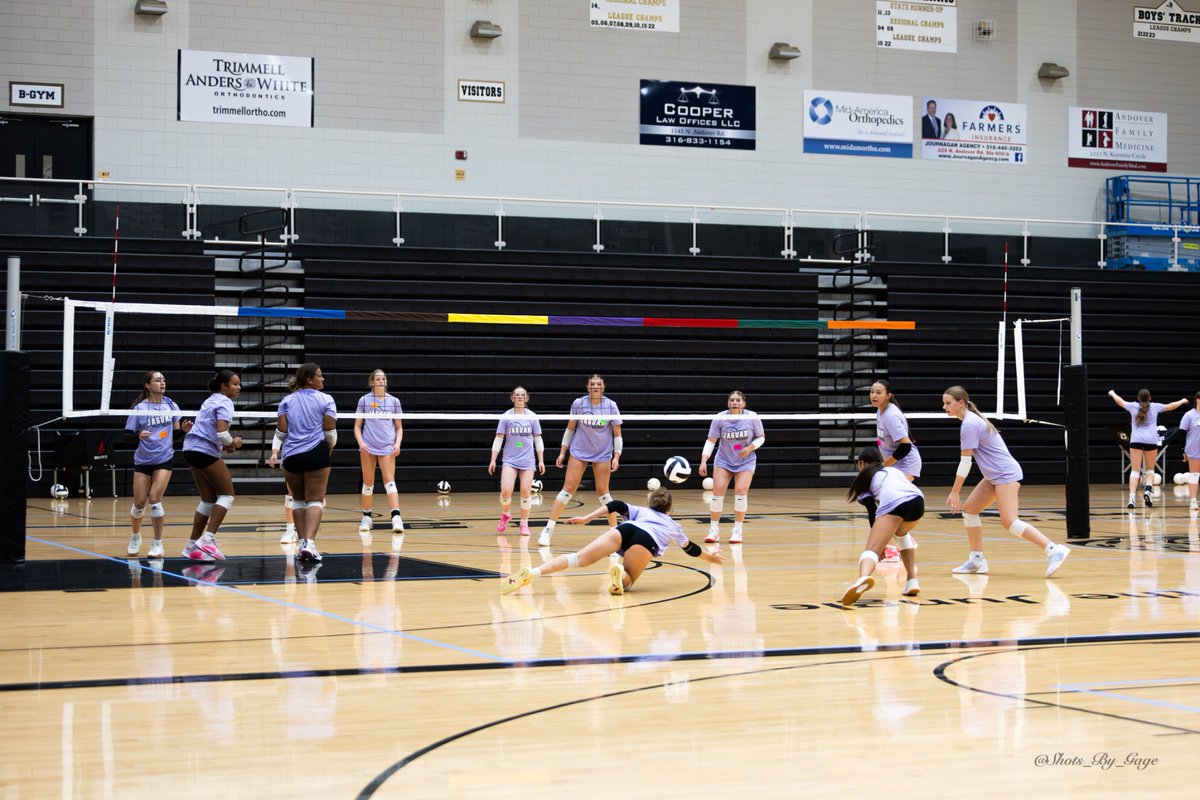 CoachWeidert's tweet photo. Coaches: We have teenage kids with growing interest in sports photog who are learning the ropes of photog, journalism and entrepreneurship.
Why not support them by inviting them to camps, practices and matches/games, highlight their work on social media/offer $ if possible? https://t.co/GjJ9ruGE76