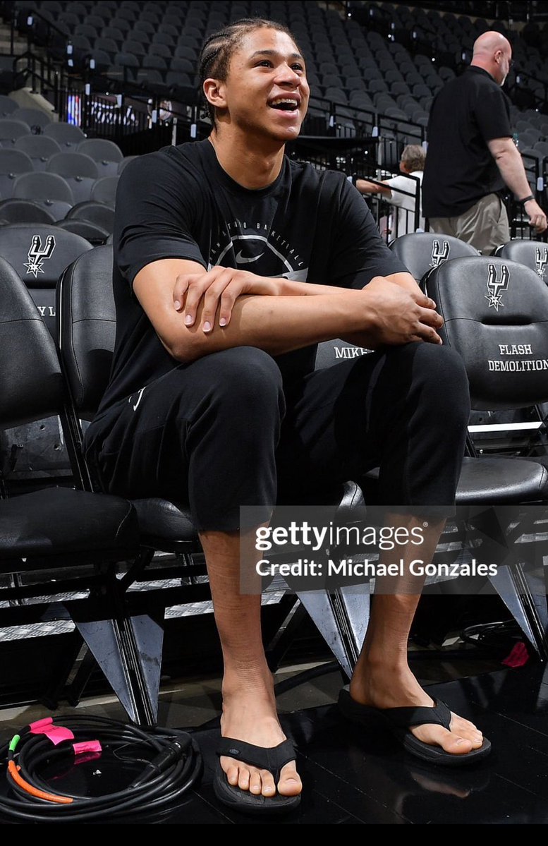 FootFetishLuver's tweet photo. #Spurs #CarterBryant 🥵🥵 #suckabletoes 😋🤤😍 #feet #yummytoes #yummyfeet #toes https://t.co/jeT01qMEey