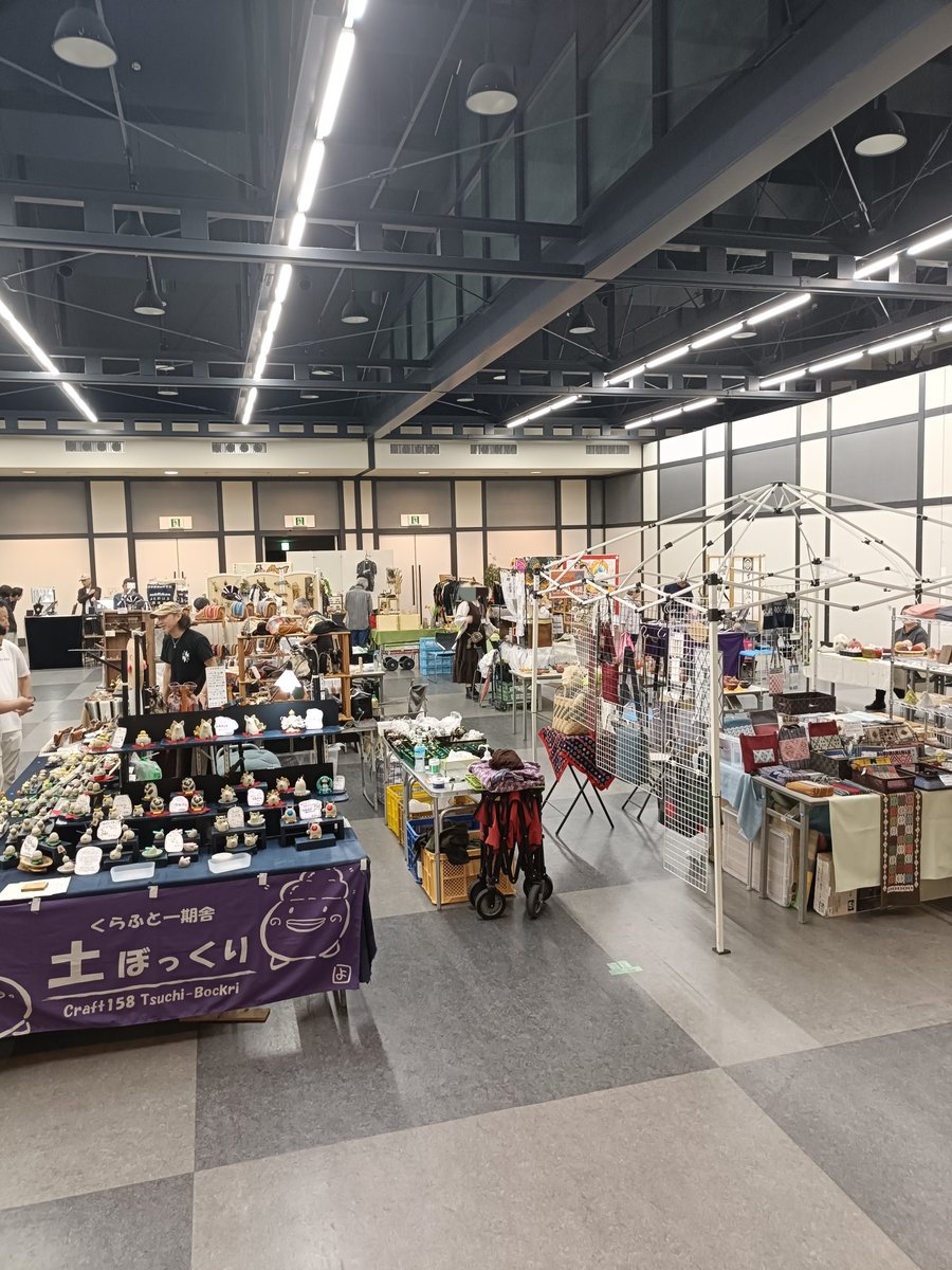 Craft_158's tweet photo. 初日が始まりました♪
津軽伝承工芸館の多目的ホール10番ブースにてお待ちしてます(^O^)/

6月13日(土),14日(日)
「手しごとアート展DEN」
青森県黒石市伝承工芸館にて。
どうぞよろしくお願いいたします🙇‍♂

#土ぼっくり #オーブン陶土 #DEN #津軽伝承工芸館 #手しごとアート展den https://t.co/xjnmaHf9Cc