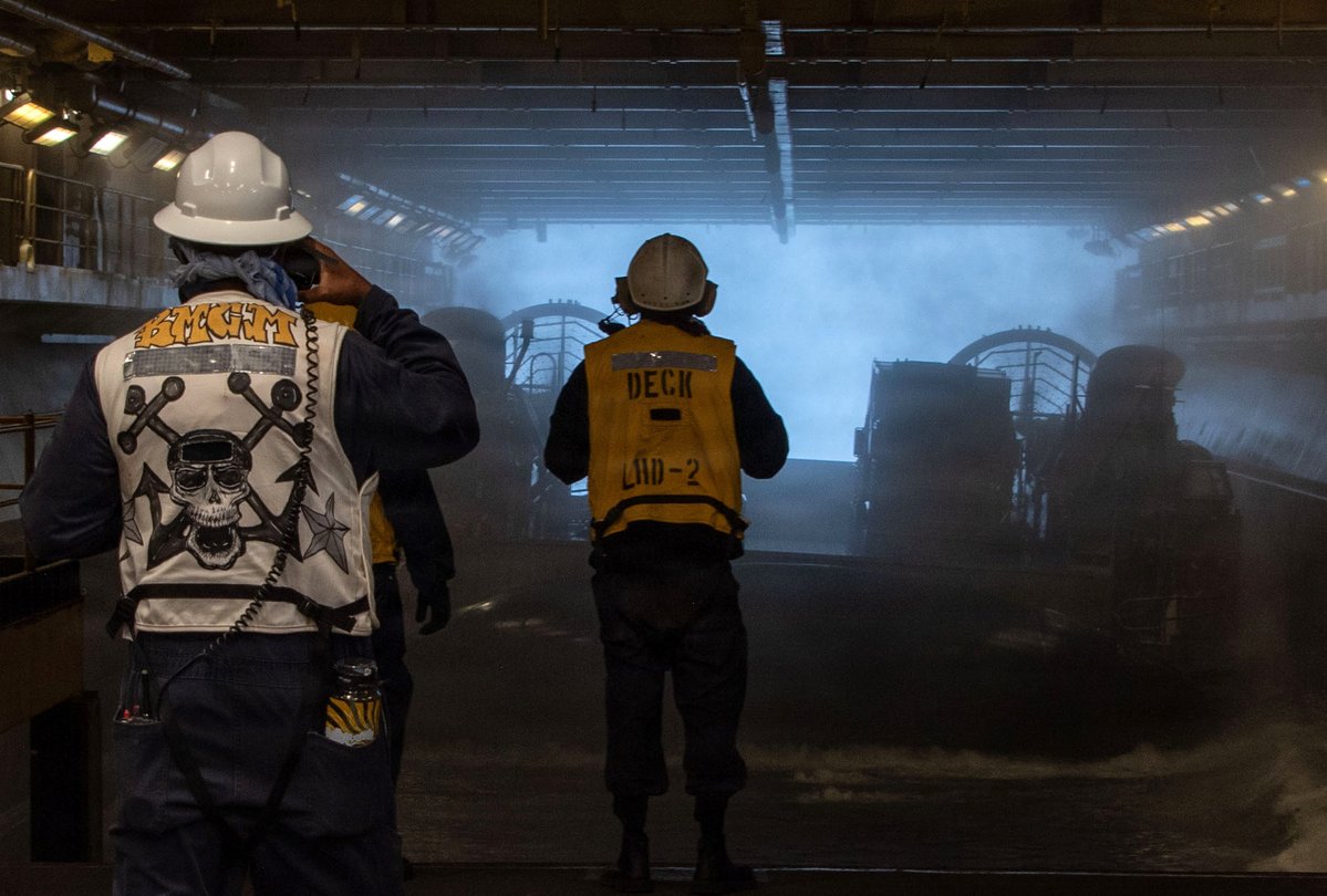 INDOPACOM's tweet photo. USS Essex (LHD 2) conducts Landing Craft, Air Cushion (LCAC) operations in preparation for RIMPAC 2026. RIMPAC, the world's largest international maritime exercise, provides a unique training opportunity while fostering and sustaining cooperative relationships among participating nations to help ensure maritime security, freedom of navigation, and a free and open Indo-Pacific. 🌊⚓️🚢

📸 Mass Communication Specialist Seaman Zachary Warr

#RIMPAC2026 #USSExsex #USNavy #LCAC #MaritimeSecurity #FreeAndOpenIndoPacific