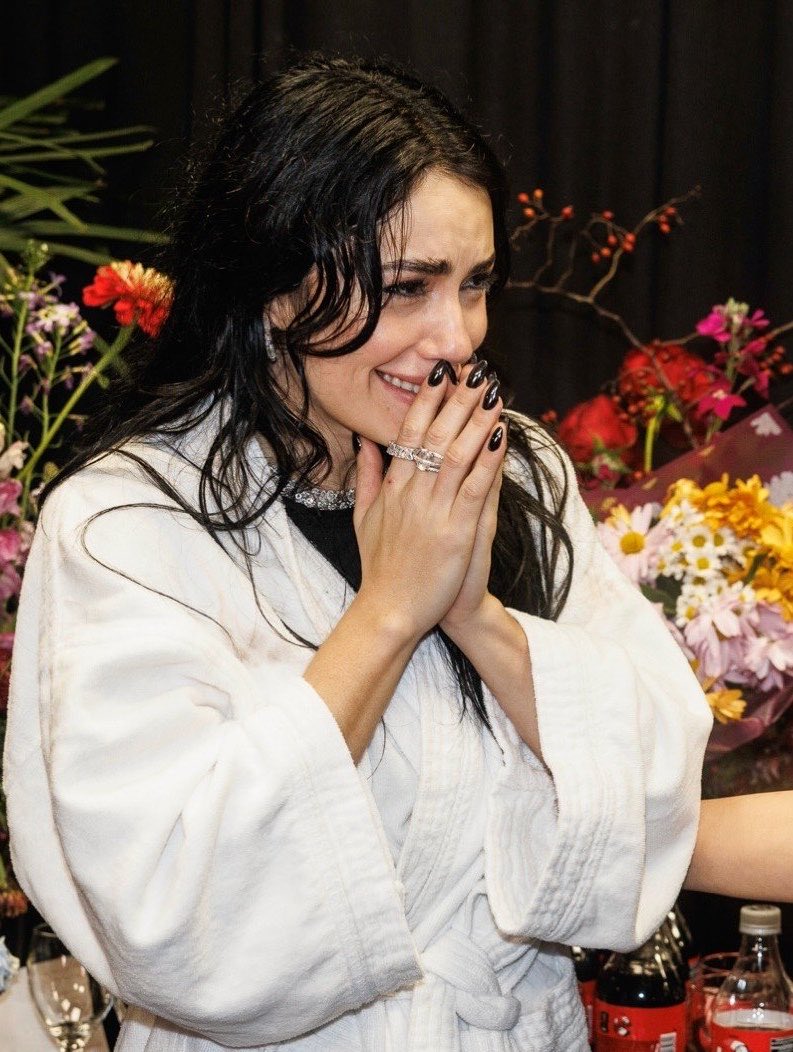 lalimysouI's tweet photo. yo sabía que me sonaba esta misma reacción de lali de algún lado 😭 https://t.co/Qx9YTYhJef