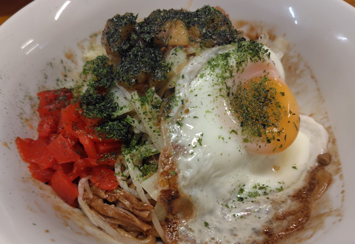 ramen296's tweet photo. 6/13
11:30-13:50 L.O.
17:30-20:00 L.O.

6月の限定
横手焼きそば風ソース汁なし  ¥150
豚入り横手風ソース汁なし　¥250
ソース汁なし ¥50

6/15 定休日

我孫子の松風庵前の冷凍ラーメン自販機
少量ですが販売中です https://t.co/uhoS3IwZgC