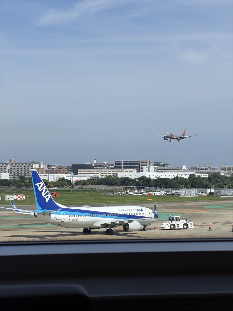 dome91's tweet photo. 今月末期限のマイルを消化するために飛びます。
そして着替えの入ったキャリーを車に忘れてきたなどorz
現地調達せねば。 https://t.co/OjSGsloQxd