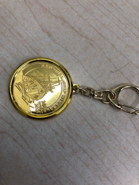 kgtamacenter's tweet photo. 横須賀で、戦艦「三笠」百周年の記念メダルを生徒がゲットしてきました！
かっこいいですね。歴史モノには、やはり深いロマンを感じます。
#多摩市 #通信制高校 https://t.co/c90l23lAzN