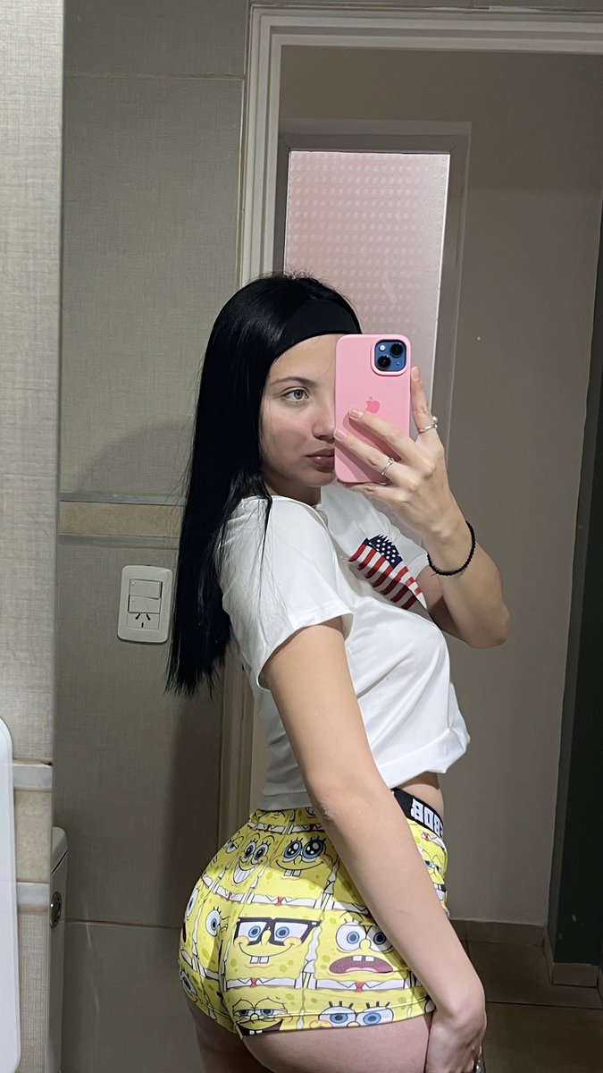 millieparadize's tweet photo. no idea how to flirt but i will ruin my sleep schedule for you https://t.co/lRpFtvfMzf