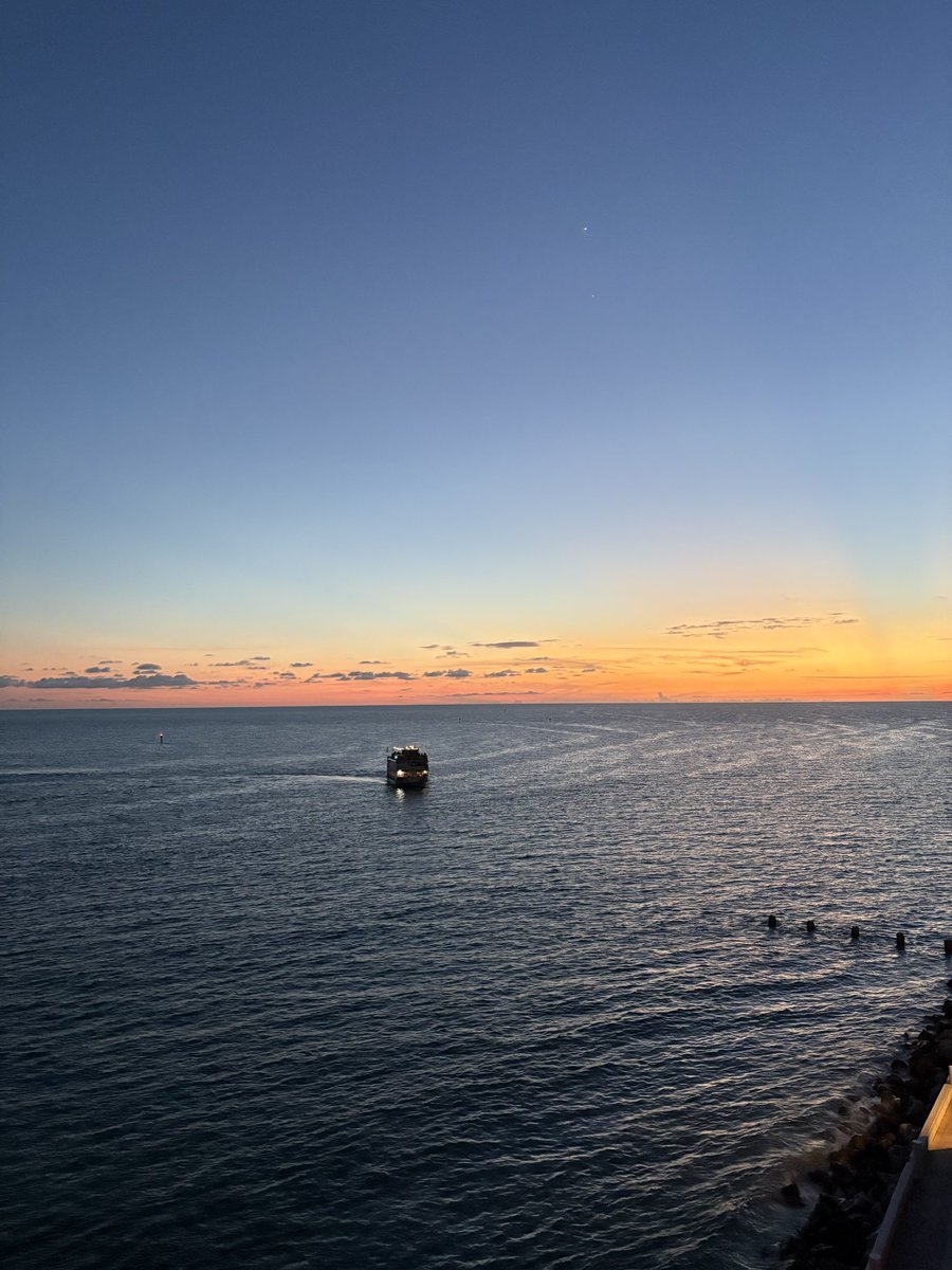 litlo_'s tweet photo. Clearwater Florida night 3 ☀️☀️☀️🌅🌅 https://t.co/dLCUO6hX74