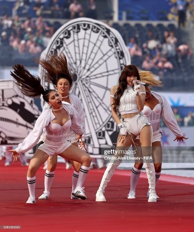 phoenx327's tweet photo. Lisa never disappoints! She slayed the stage!!

LISA OPENING CEREMONY
#LISAXGOALS #LISAxFIFAWorldCup https://t.co/4ClHOs2hDh
