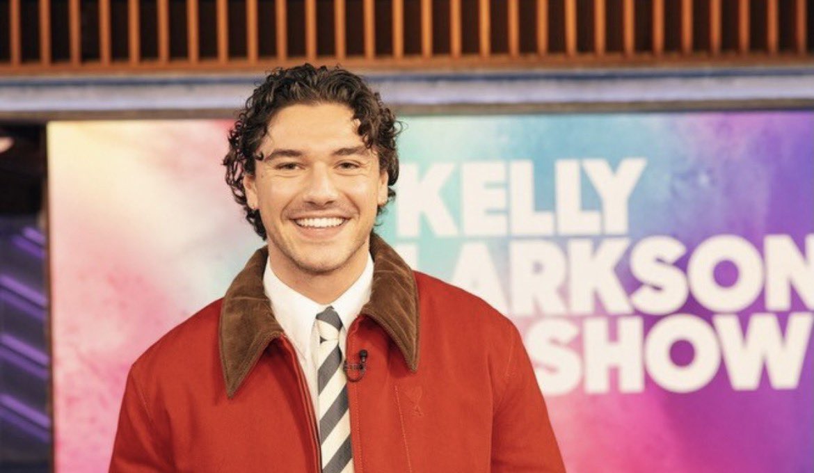 offcampusseries's tweet photo. Belmont Cameli on The Kelly Clarkson Show! https://t.co/cE4SDQwV9p