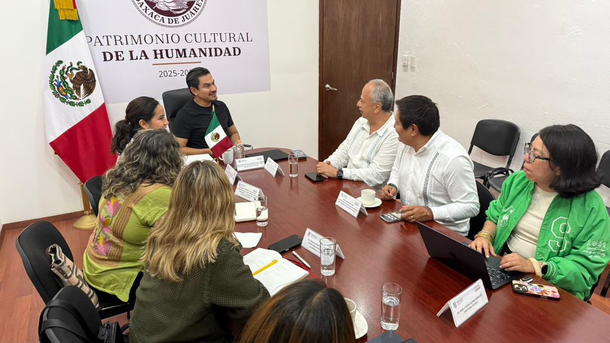 raychagoya's tweet photo. Me reuní con el Ing. Luis Gutiérrez Reyes, titular de la Dirección General de Financiamiento y Apoyo de la Secretaría de Economía del Gobierno de México, en compañía de Emilio Degyves Montero, representante federal de la Secretaría de Economía en Oaxaca.

Durante el encuentro dialogamos sobre mecanismos de colaboración y oportunidades que contribuyan al fortalecimiento del desarrollo económico, el impulso a proyectos productivos y la generación de beneficios para Oaxaca de Juárez.

Seguimos construyendo alianzas que permitan atraer más oportunidades, fortalecer la actividad económica y generar bienestar para las vecinas y vecinos de la capital.

#VecinasYVecinos
#TransformandoJuntosLaCapital
#OaxacaDeJuárez

@emiliodegyvesmx