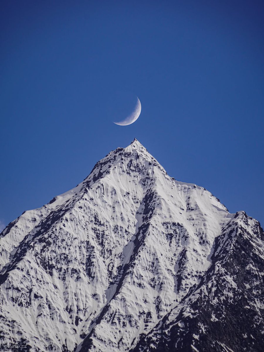 worldclick56's tweet photo. Himalayan Moon 🌙 https://t.co/oGb9nNwMTO