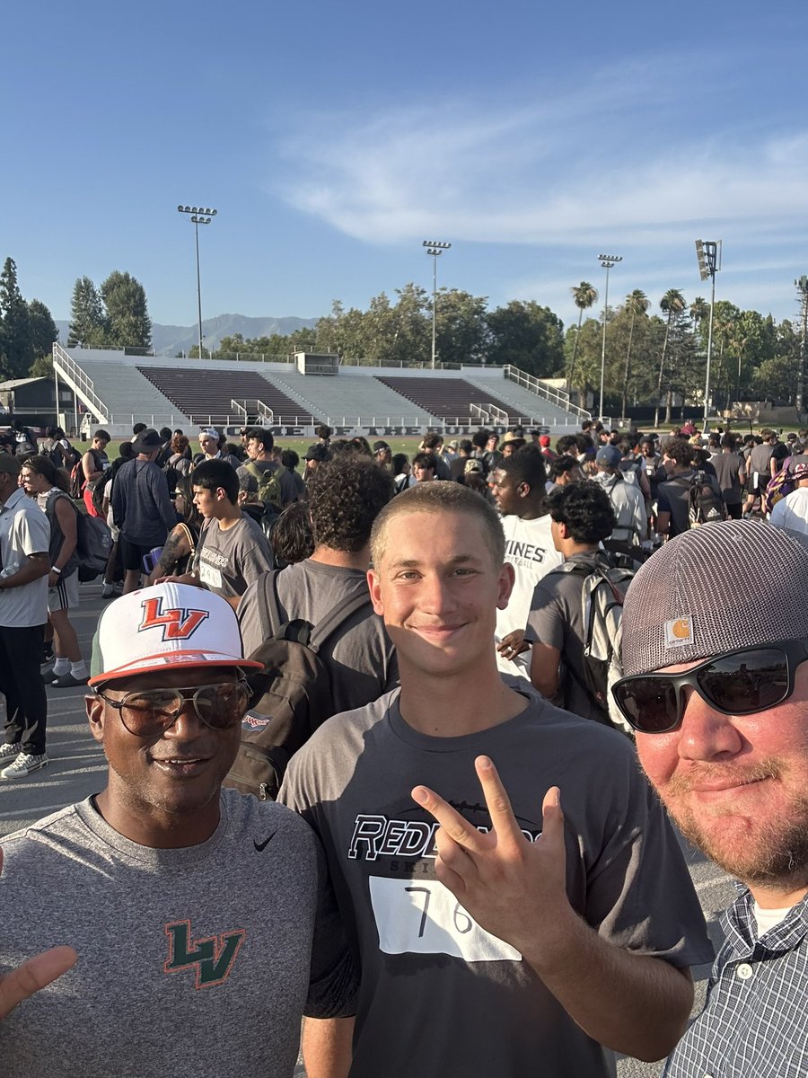 atrudell10's tweet photo. Blessed to receive my first offer from La Verne! Thank you @CoachJPRoberts for giving me this opportunity! @Daygofootball @SDProspectsFB @PrepRedzoneCA @MittenChad @jake_mitten @Coach_Faraimo https://t.co/fBBPRkU2gl
