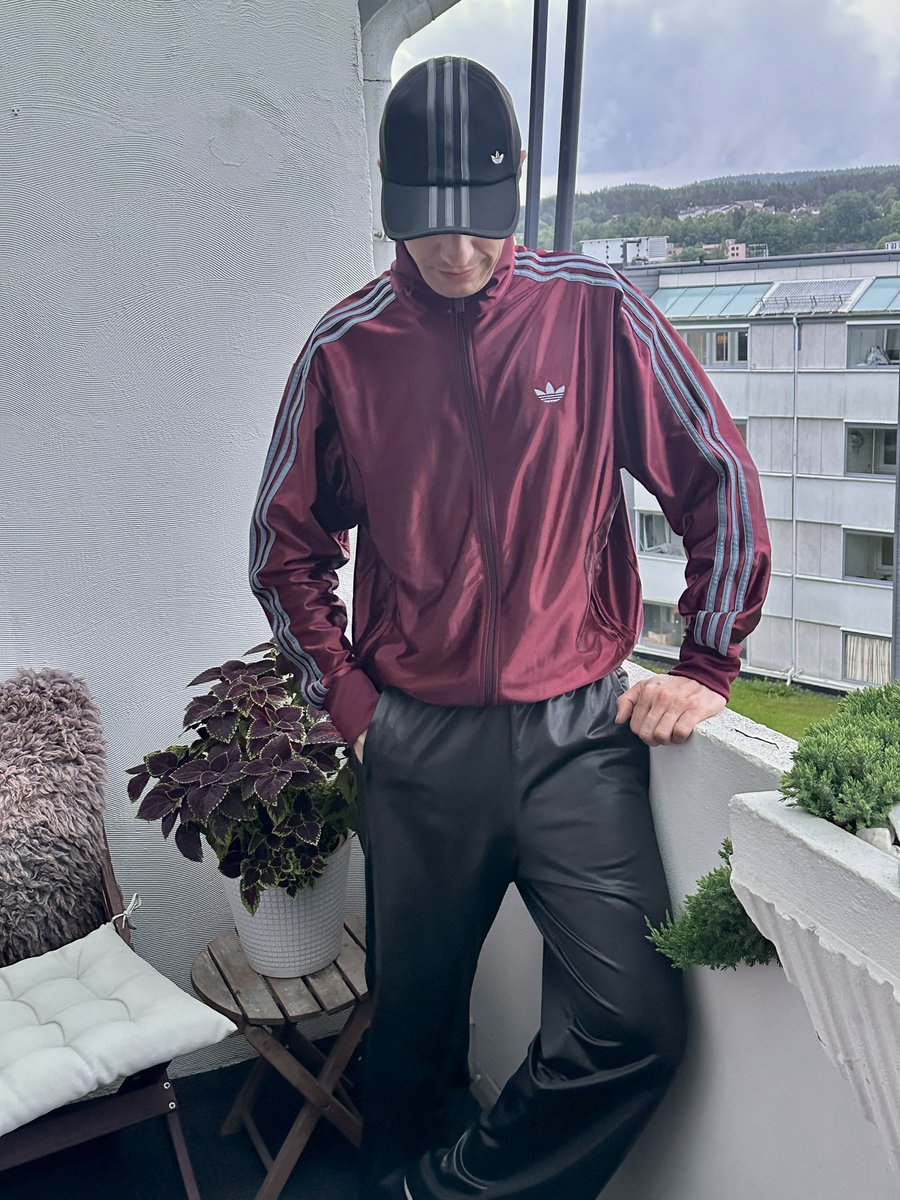 Pumaboy_gl's tweet photo. Oslo, be careful 😈 https://t.co/LSzphTcg3u