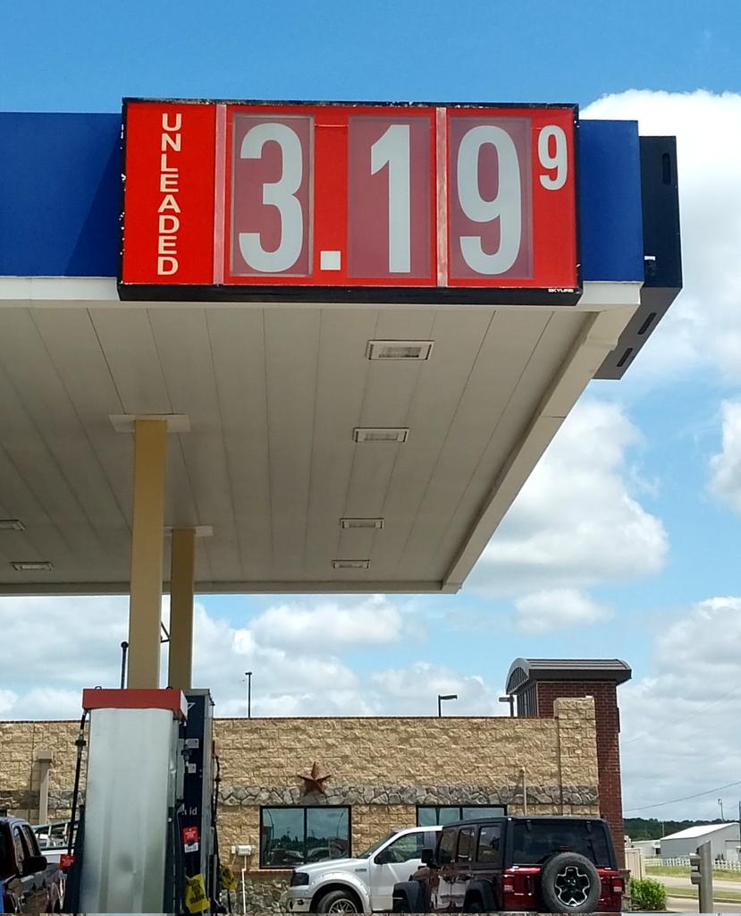 lmc4me's tweet photo. @JonathanTurley @lakemonstercl1 Insult to injury  .... just passed a $3.11/gal station. Yepper, left SD 9 days ago @ $5.60 cheap. https://t.co/ClVTgK0qLc