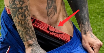 Rollosaga's tweet photo. @lucascrqr Bro got a tattoo down there 🙃 https://t.co/Gb967sFMIa