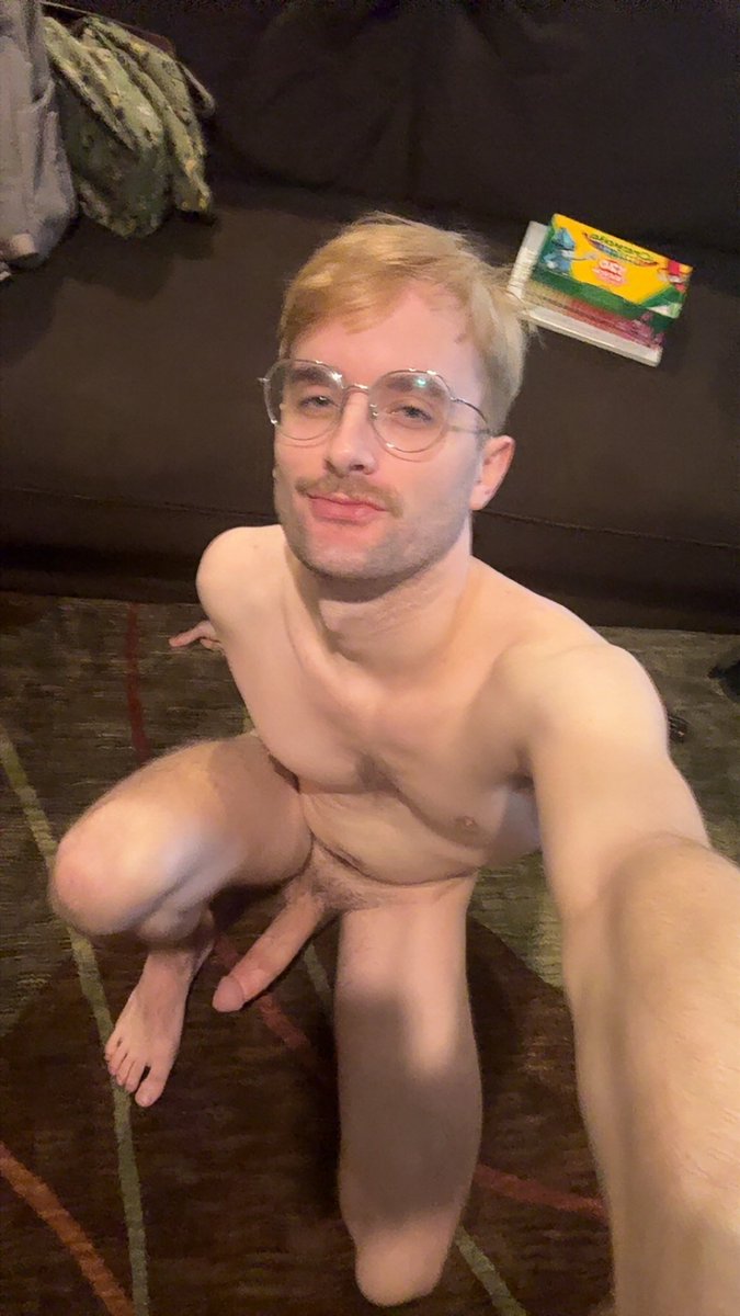 thikkboyMason's tweet photo. Me right before I do my workout naked https://t.co/OnLwjLPvL7