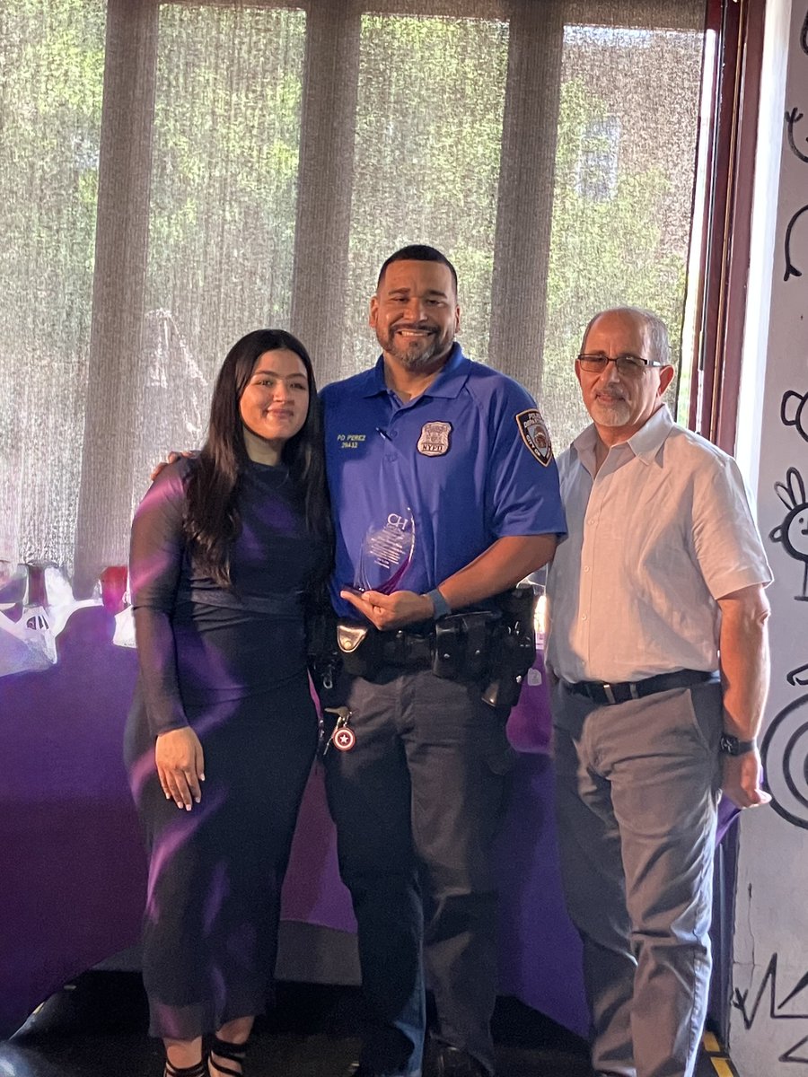 NYPD43Pct's tweet photo. The Castle Hill business improvement district had their annual meeting today, where they honored 43 community affairs officer Perez with the Guardian Knight award. https://t.co/xKdF8dnzd4