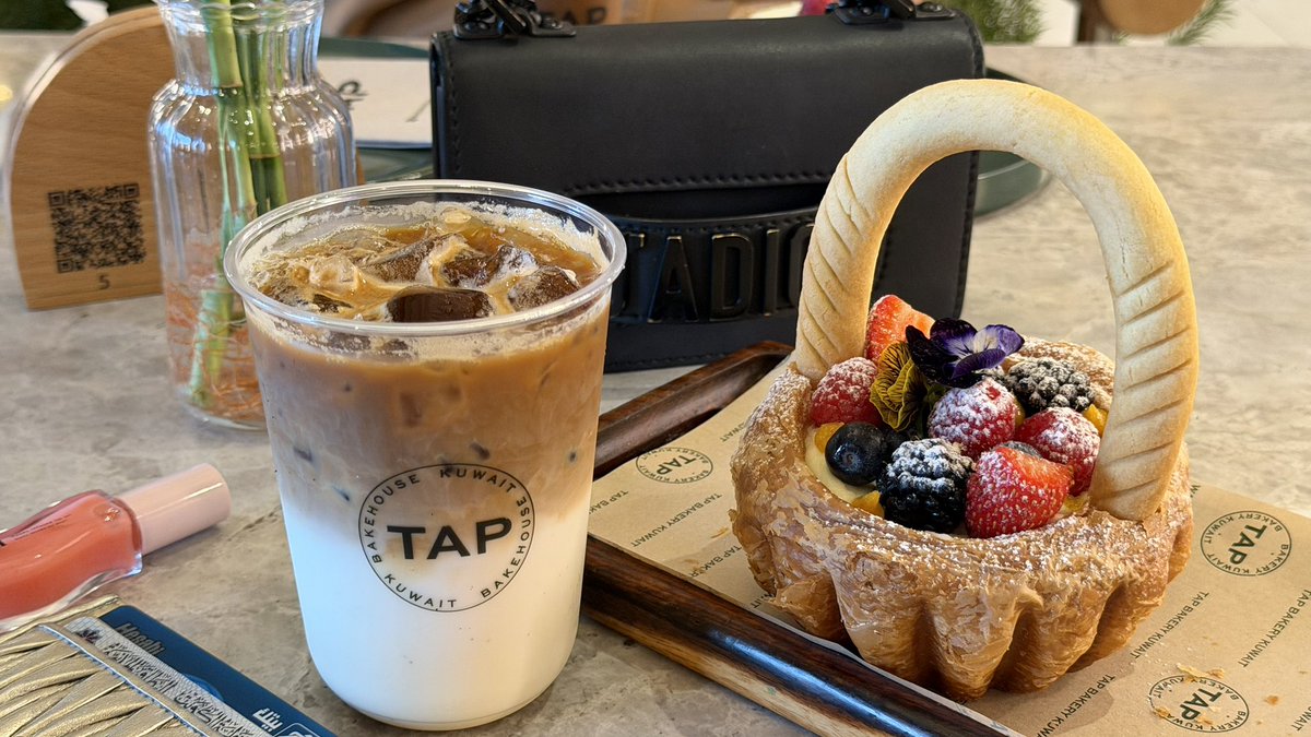 dlv36's tweet photo. Tap bakery 🫐🍓🍒 https://t.co/Qd6lU8ITvd