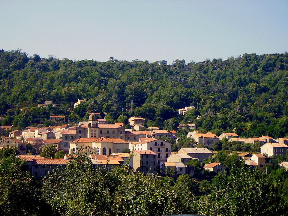 alaintora's tweet photo. Le village de Bastelica
(Corse du Sud)

La commune est composée de cinq hameaux dont l'habitat demeure rural et pittoresque, avec d'anciennes bergeries, fermes rustiques, fontaines et lavoirs.
https://t.co/AyZ4VXZXyG 

📸 : Martin1813 ; Pierre Bona https://t.co/lBLKalNdrL