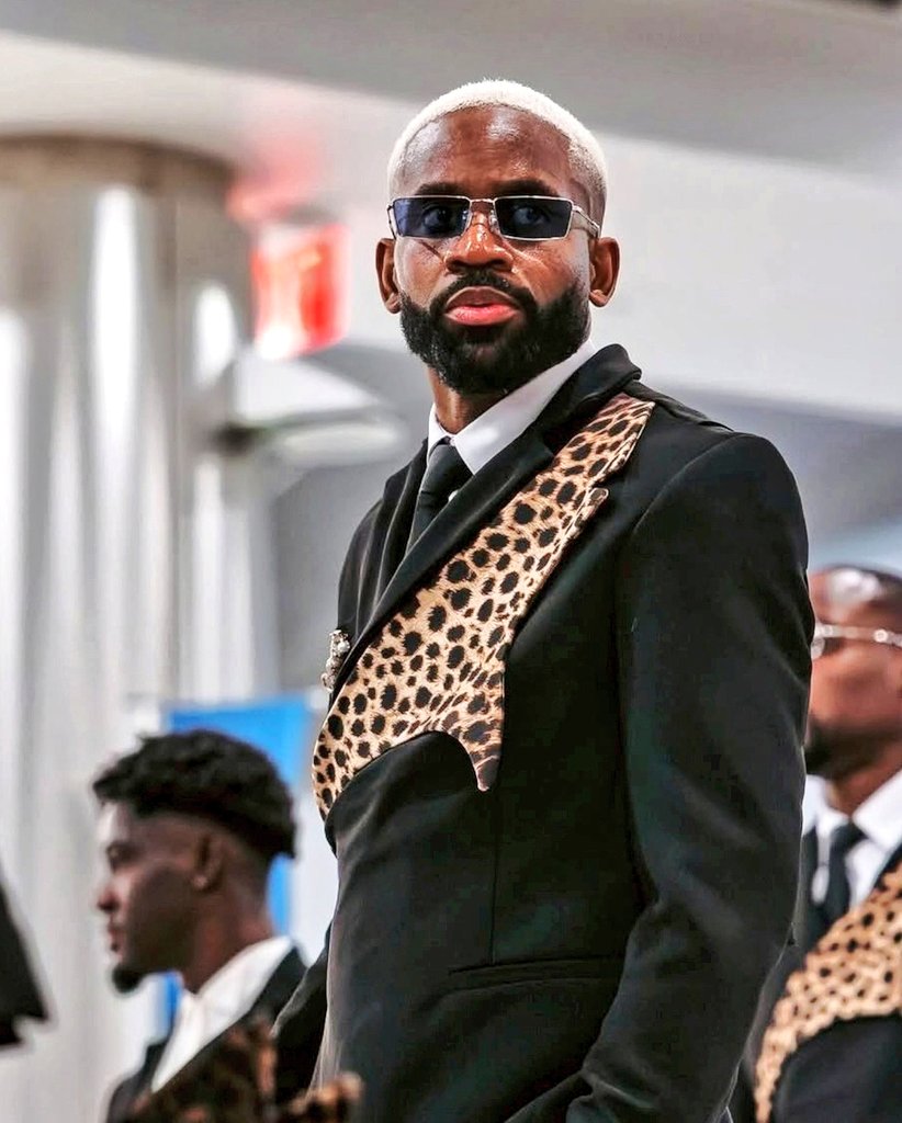 RM_CDMX's tweet photo. Llego la República del Congo a #Houston ,con toda la elegancia .
#WorldCup #Congo #RepCongo https://t.co/yrX4Svw2ai