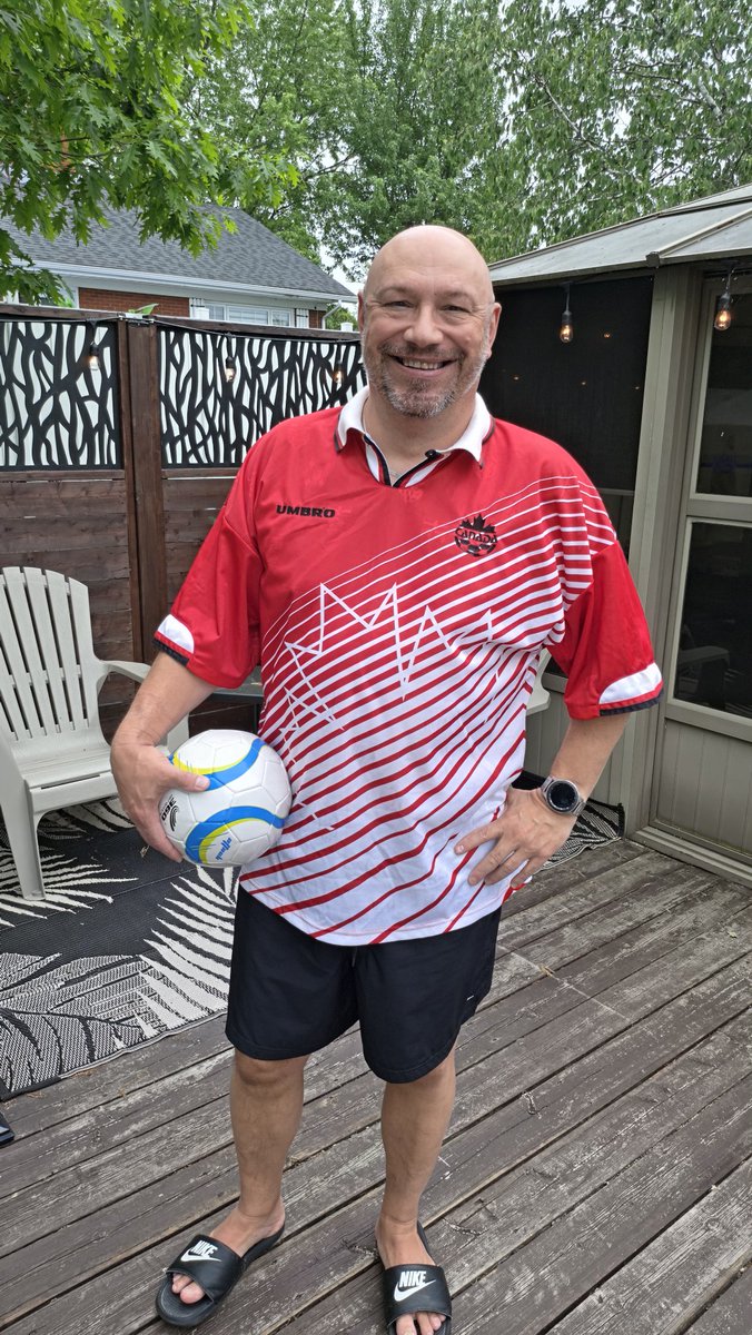 bignrm70's tweet photo. @TheCapriCavanni Yes sir ❤️⚽️🇨🇦 https://t.co/kihhubrwDH
